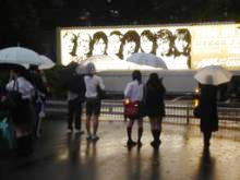 AAA様 走行広告×会場看板プロモーション